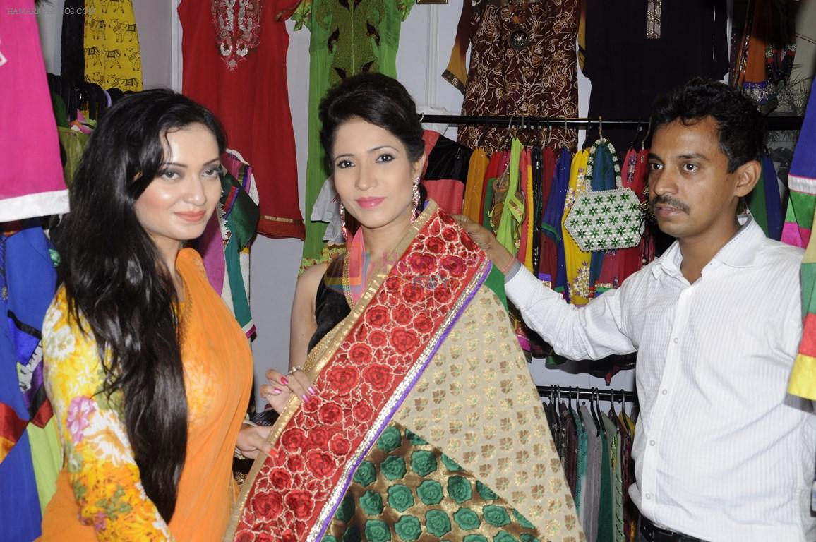 Richa Sharma & Parijat Chakraborty at Hindusthan Fashion Fair, a fashion and lifestyle exhibition held at Avani Riverside Mall_1
