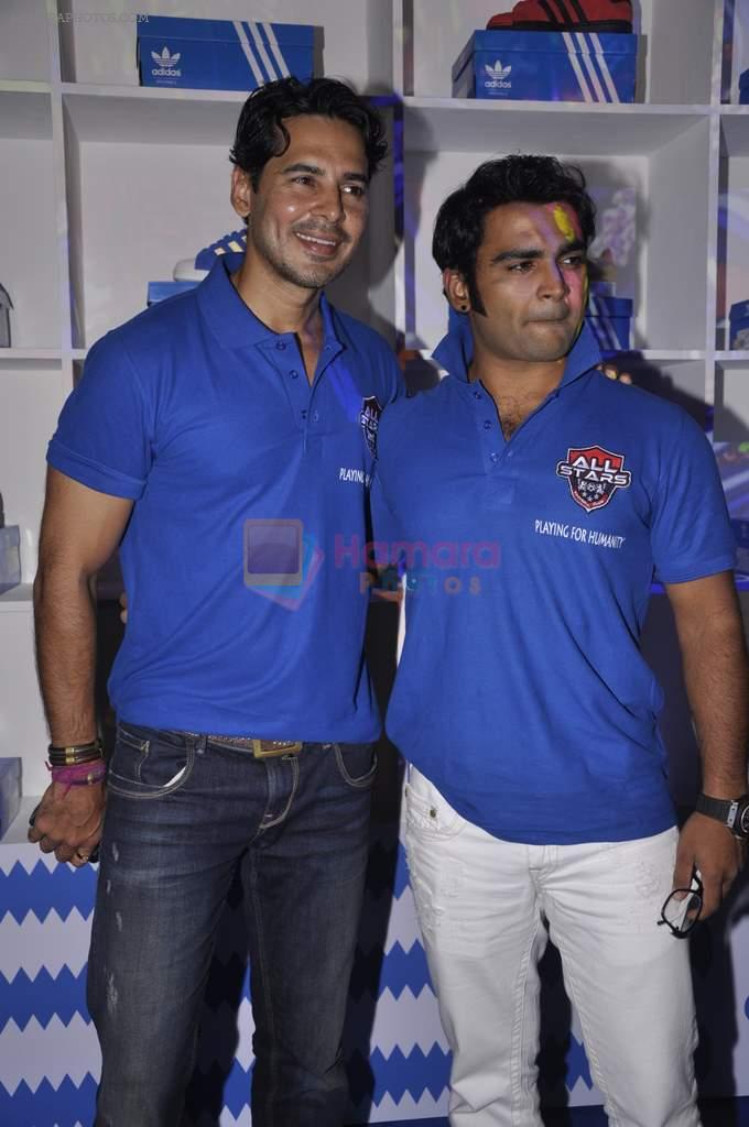 Dino Morea, Sachiin Joshi at Adidas bash in Blue Frog, Mumbai on 21st Aug 2013