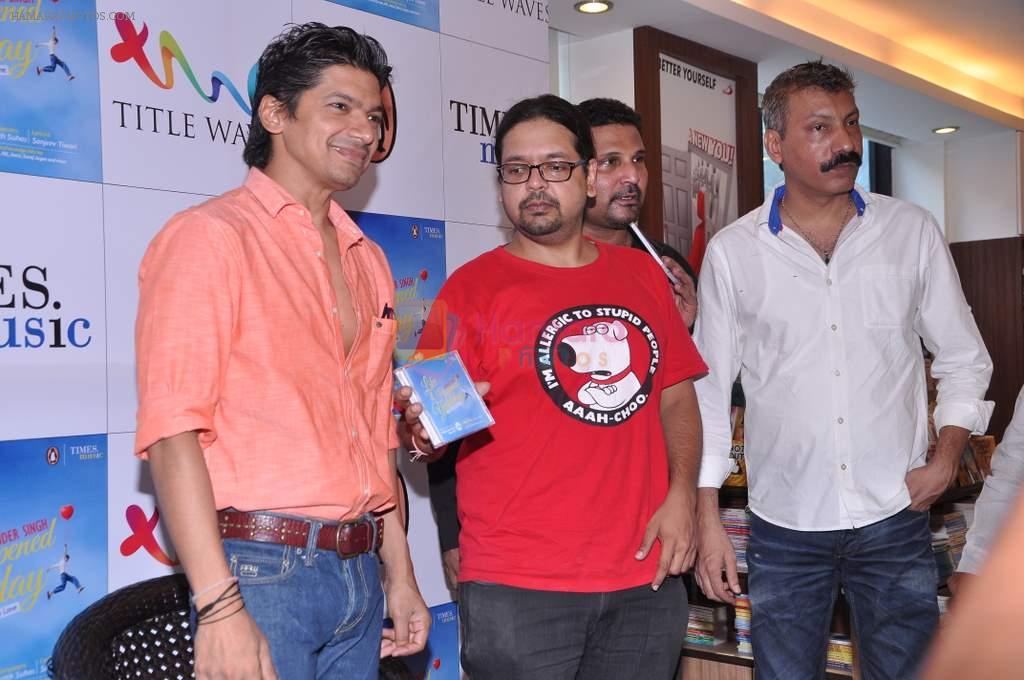 Shaan at Ravinder Singh book launch in Bandra, Mumbai on 22nd Aug 2013