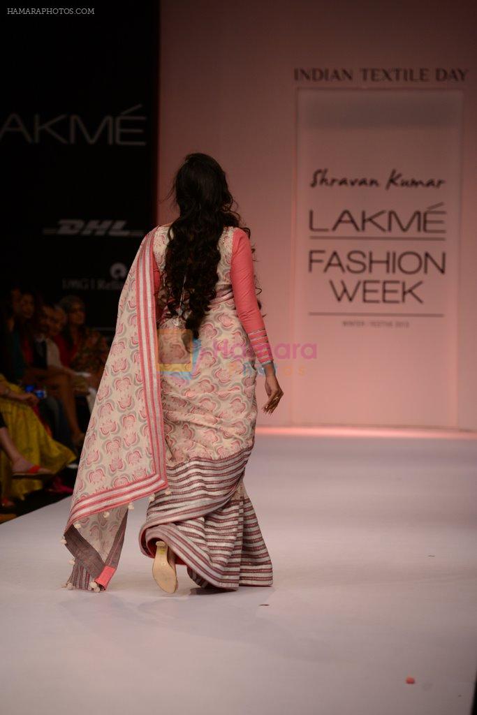 Model walk the ramp for Shravan Kumar show at LFW 2013 Day 4 in Grand Haytt, Mumbai on 26th Aug 2013