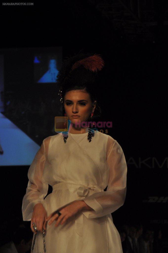 Model walk the ramp for House of Chic show at LFW 2013 Day 5 in Grand Haytt, Mumbai on 27th Aug 2013