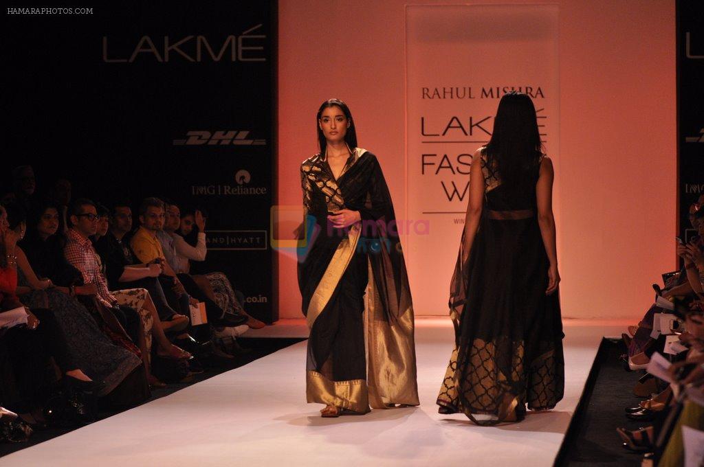Model walk the ramp for Rahul Mishra show at LFW 2013 Day 4 in Grand Haytt, Mumbai on 26th Aug 2013