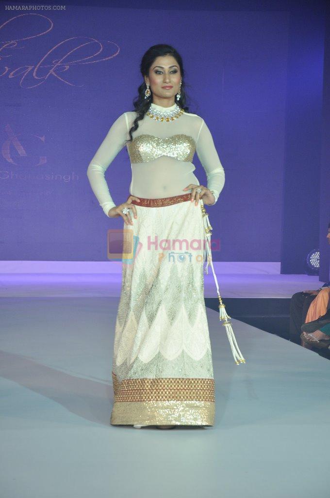Model walks for Riddhi-Siddhi at The Style Walk at LFW 2013 Day 6 in Grand Haytt, Mumbai on 28th Aug 2013