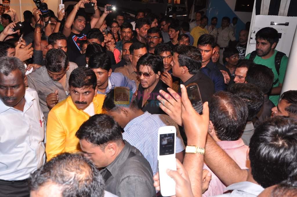 Shahrukh Khan at Pratap Sarnaik's dahi handi in Thane Mumbai on 29th Aug 2013