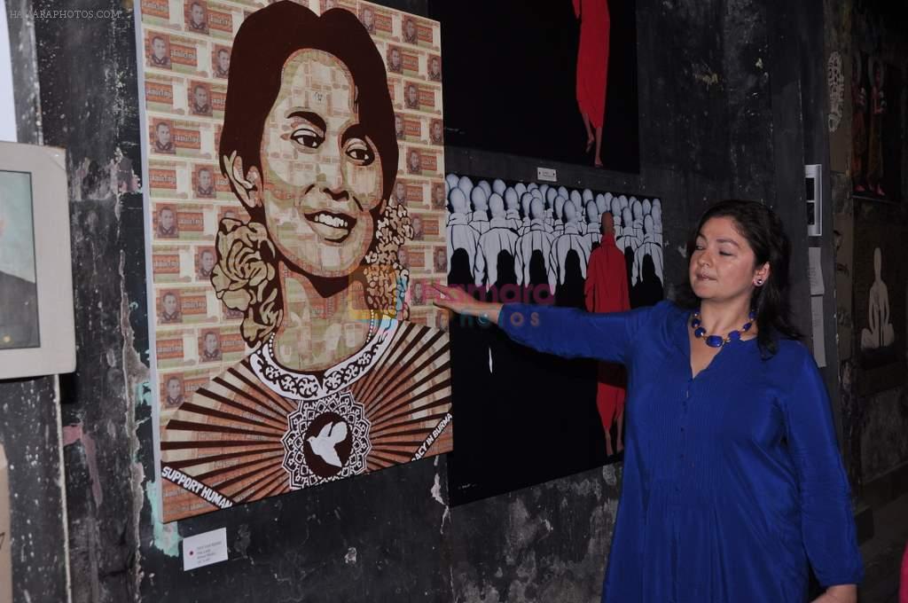 Pooja Bhatt at Burmese exhibition for friend Gaurav Yadav in Elphinstone, Mumbai on 1st Sept 2013