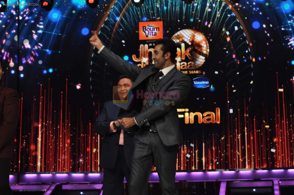 Rishi Kapoor,Ranbir Kapoor on the sets of Jhalak Dikhlaa Jaa Season 6 Semi Final on 3rd Sept 2013