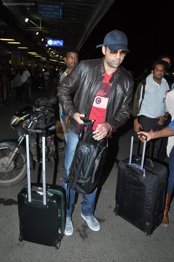 Abhay Deol leave for SAIFTA Awards in Mumbai Airport on 4th Sept 2013