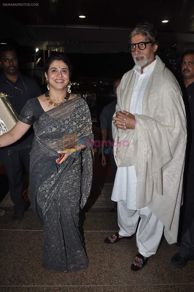 Amitabh Bachchan, Supriya Pilgaonkar at Sachin Pilgaonkar's 50 years in cinema celebrations in Bhaidas Hall, Mumbai on 5th Sept 2013
