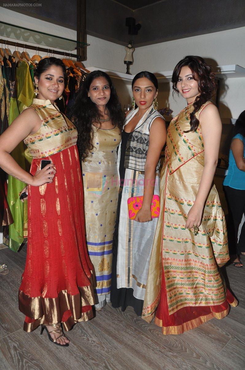 Narayani Shastri, Shweta Salve, Shonali Nagrani at Atosa-Nikhil Thampi-Virtuous fashion preview in Mumbai on 6th Sept 2013