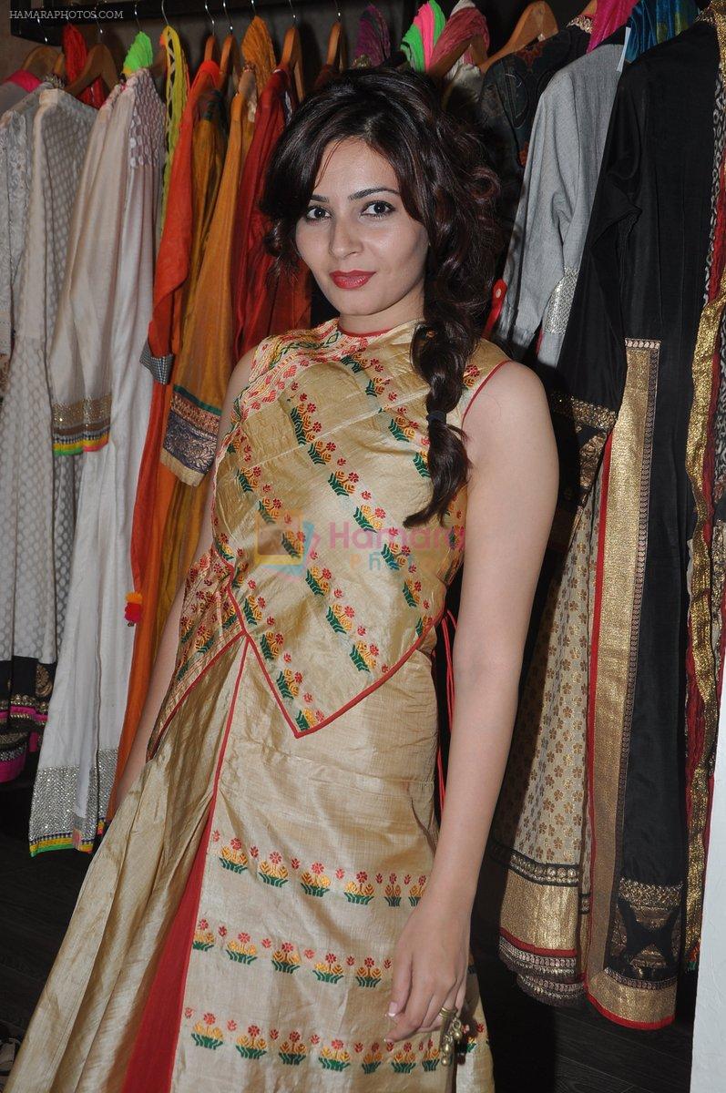 Shonali Nagrani at Atosa-Nikhil Thampi-Virtuous fashion preview in Mumbai on 6th Sept 2013