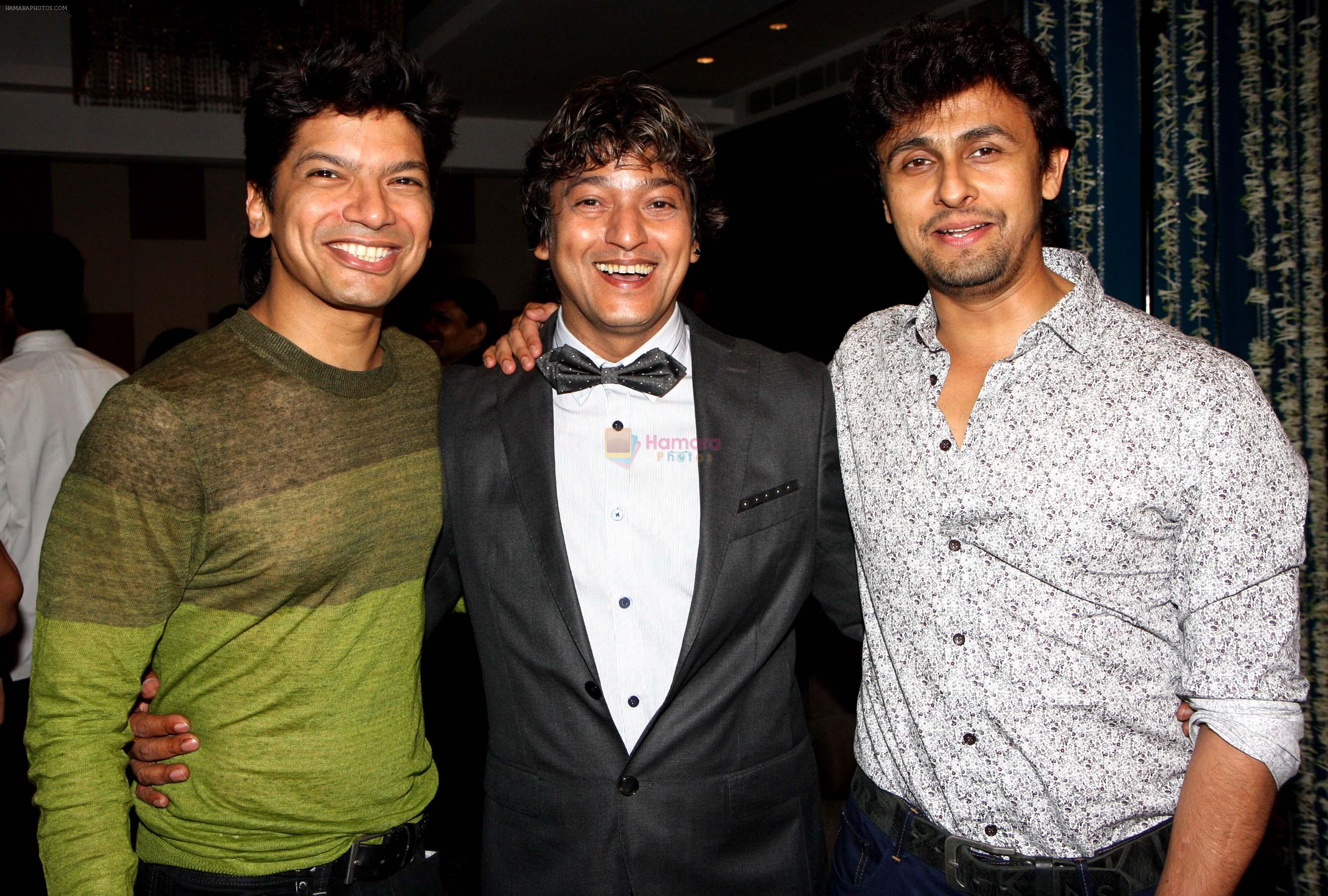 shaan,adesh & sonu nigam at Adesh Shrivastava birthday party in Sun N Sand Hotel, Mumbai on 8th Sept 2013