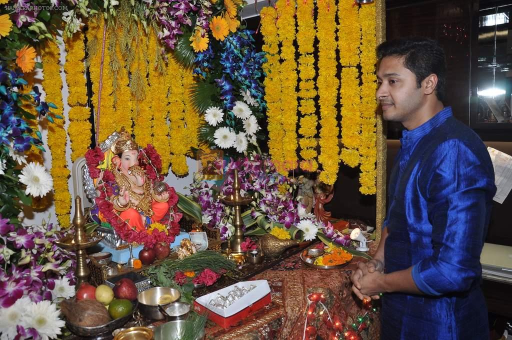 Shreyas Talpade celebrate Ganesh Chaturthi in Mumbai on 9th Sept 2013
