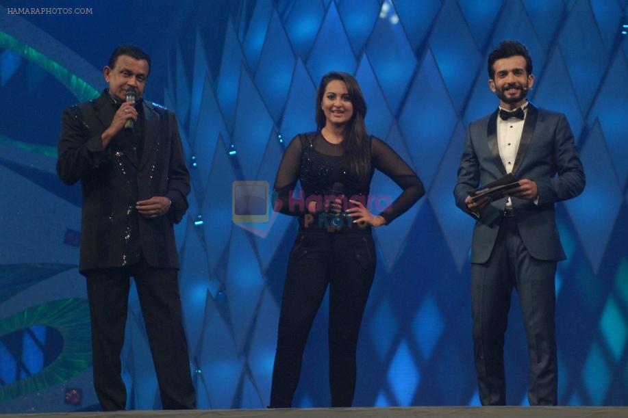 Mithunda, Sonakshi Sinha and Jay Bhanushali take the stage the grand finale of DID SuperMoms
