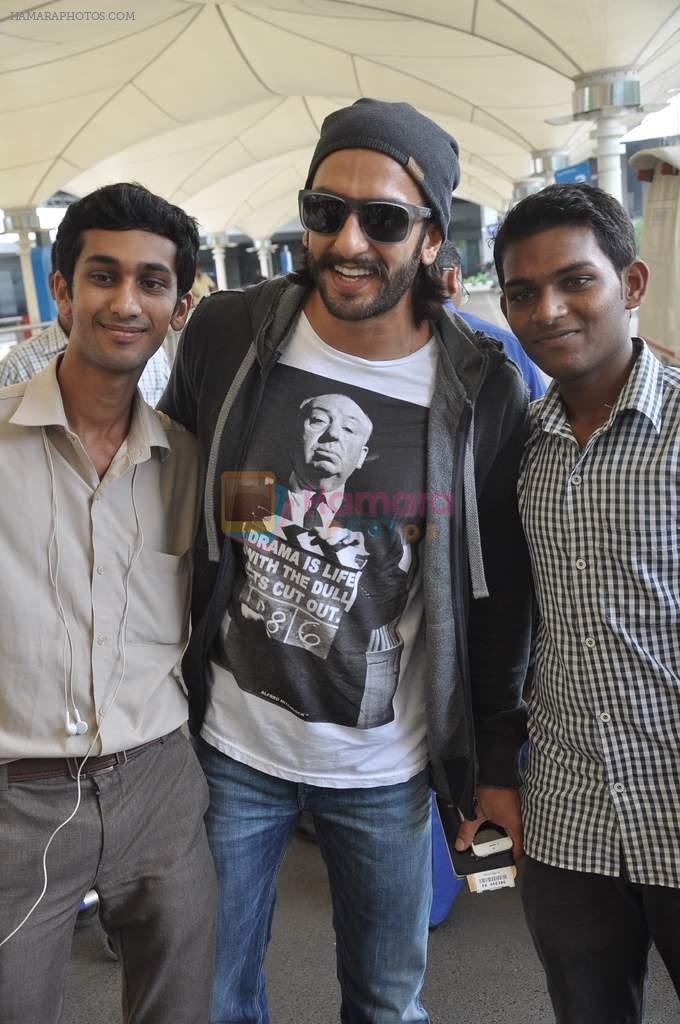 Ranveer Singh snapped at the airport in Mumbai on 14th Sept 2013