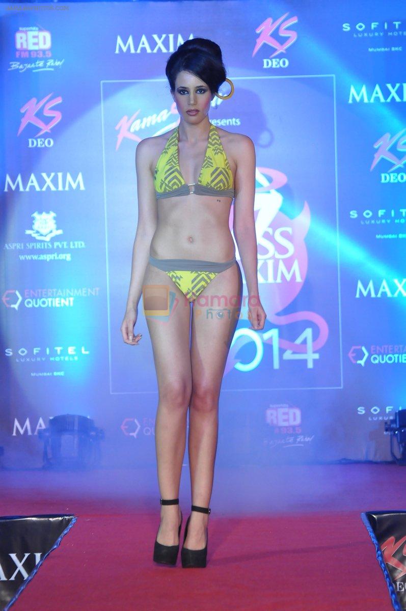 Model walk the ramp at Miss Maxim Bikini show in Mumbai on 15th Sept 2013