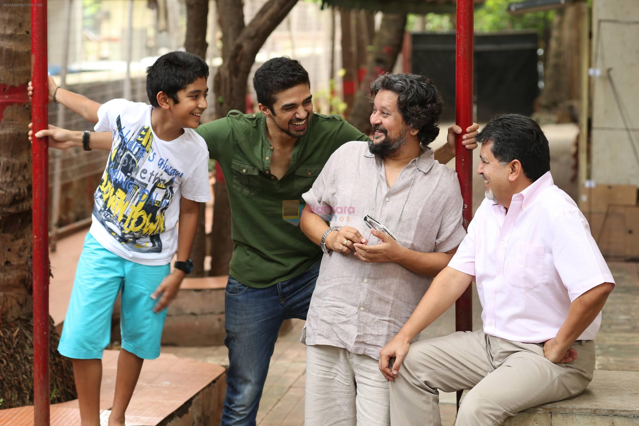 Salim Saqib, Amol Gupte on sets of Hawaa Hawaai