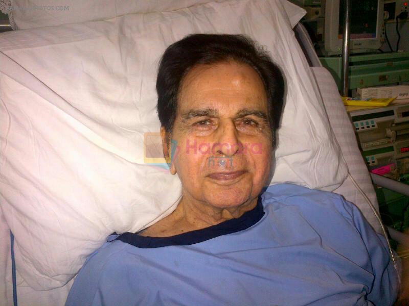 Dilip Kumar picture from Lilavati Hospital