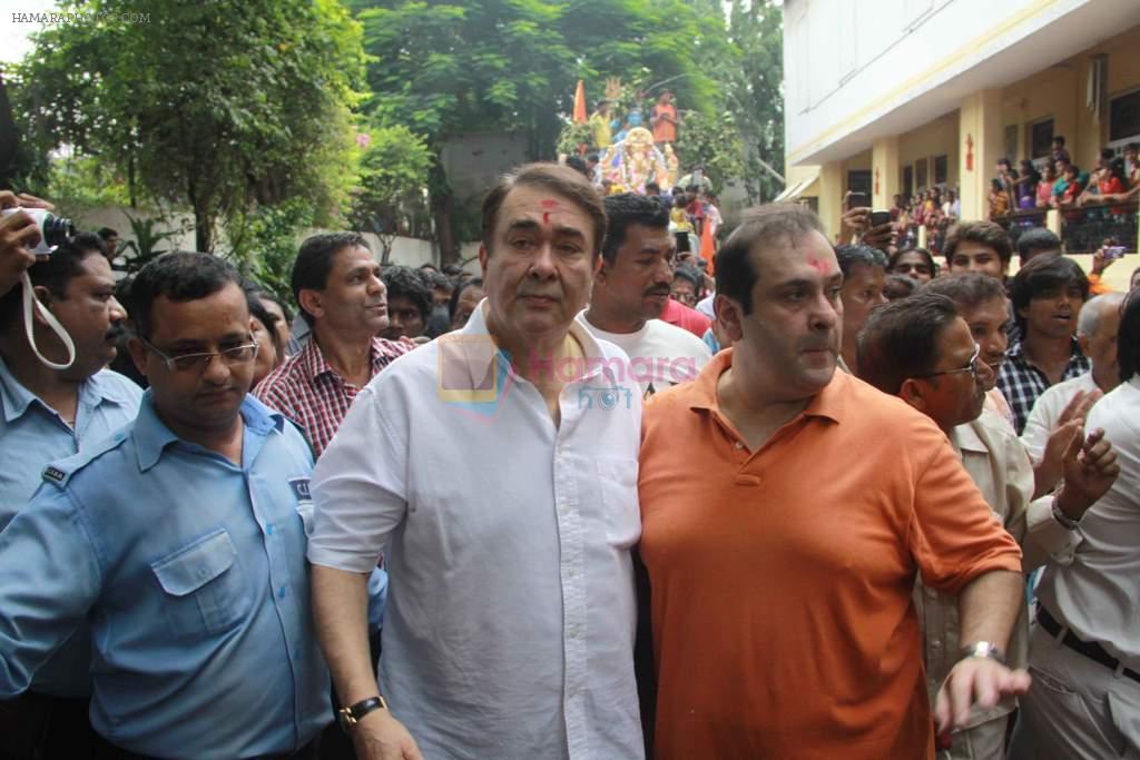 Randhir Kapoor, Rajiv Kapoor at RK Studios Ganpati Visarjan in Mumbai on 18th Sept 2013