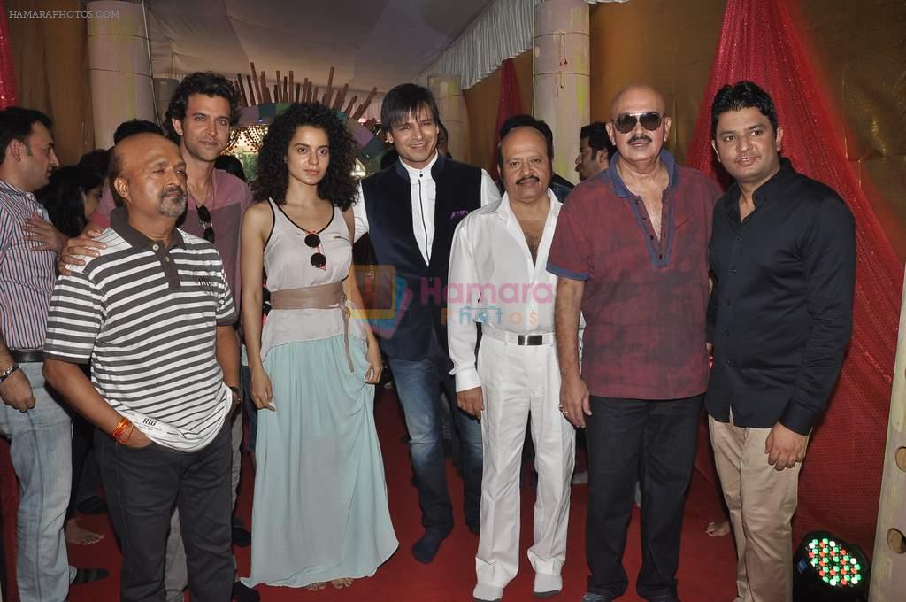Hrithik Roshan, Kangana Ranaut, Vivek Oberoi, Rakesh Roshan, Bhushan Kumar, Sameer at T-Series pooja in Mumbai on 19th Sept 2013