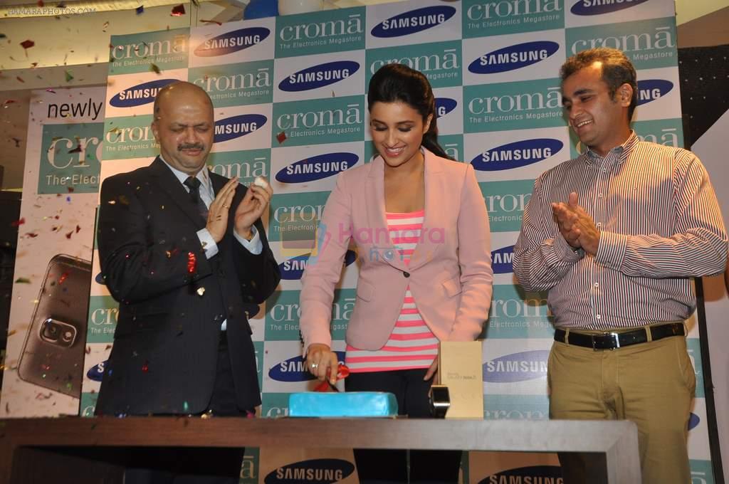 Parineeti Chopra launches Samsung Galaxy Note 3 in Croma, Mumbai on 25th Sept 2013