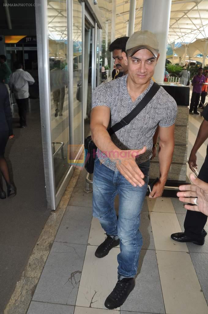 Aamir Khan snapped in Domestic Airport, Mumbai on 25th Sept 2013