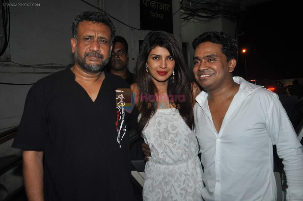 Anubhav Sinha, Priyanka Chopra, Mushtaq Shiekh at Warning film premiere in PVR, Juhu, Mumbai on 26th Sept 2013
