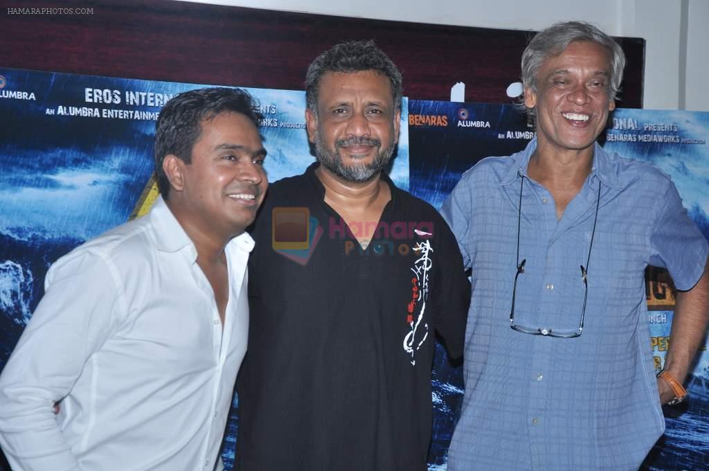 Anubhav Sinha, Sudhir Mishra, Mushtaq Shiekh  at Warning film premiere in PVR, Juhu, Mumbai on 26th Sept 2013