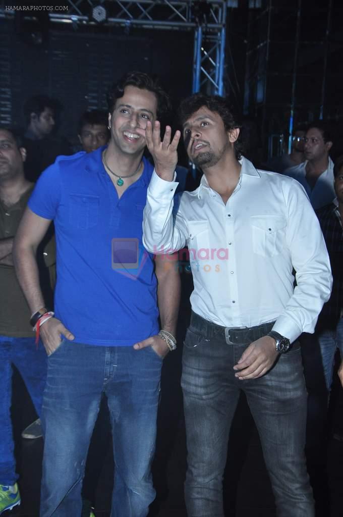 Salim Merchant, Sonu Nigam at the Launch of Bollyboom & Red Carpet in Atria Mall, Mumbai on 27th Sept 2013