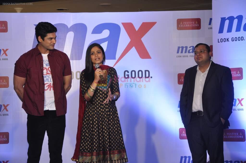 Siddharth Shukla, Toral Rasputra at the launch of Max's Festive 2013 collection in Phoenix Market City Mall, Kurla, Mumbai on 27th Sept 2013