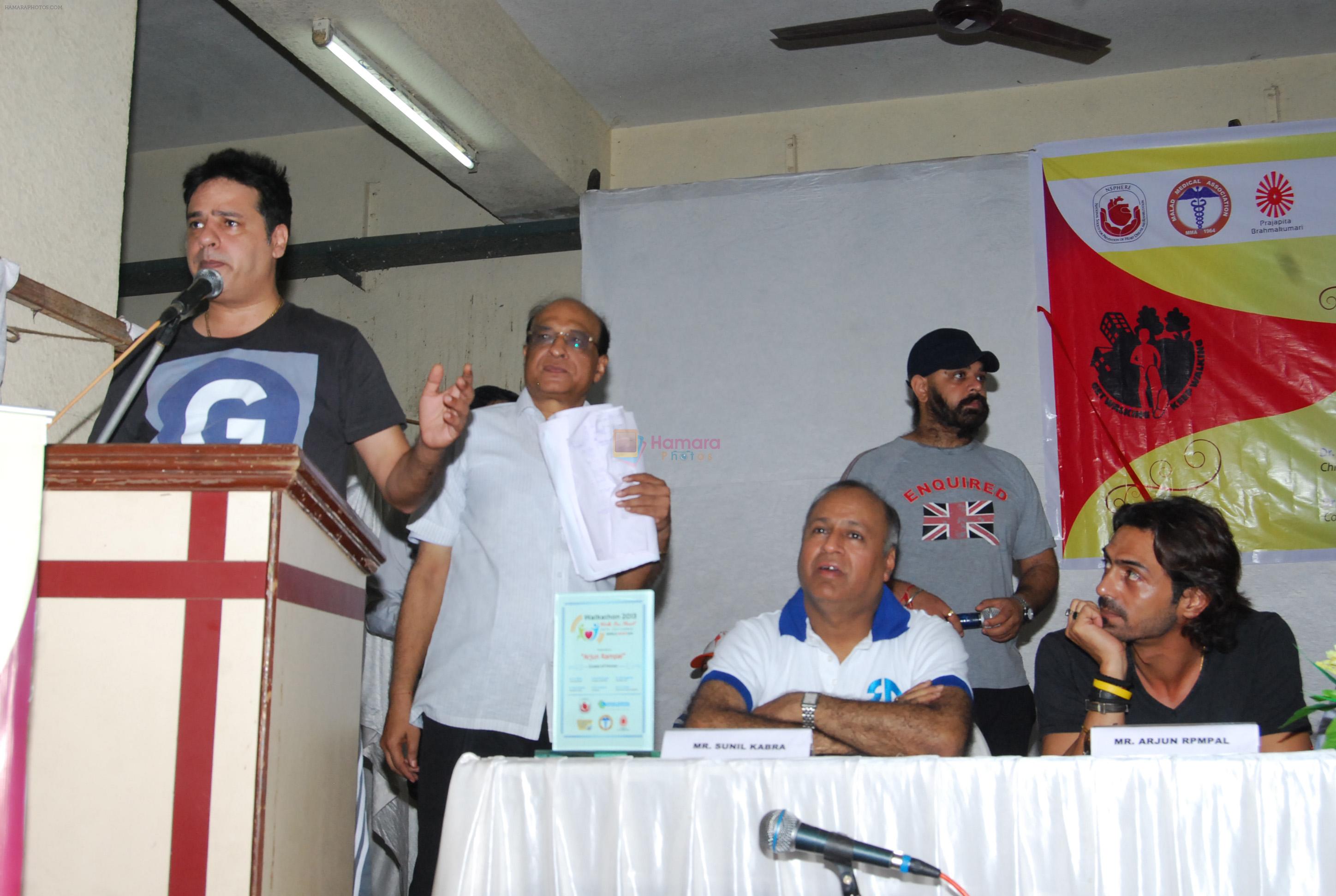 Arjun Rampal, Rahul Roy at The Walkathon 2013 flagged by MP Sanjay Nirupam on World Heart Day in Mumbai on 28th Sept 2013
