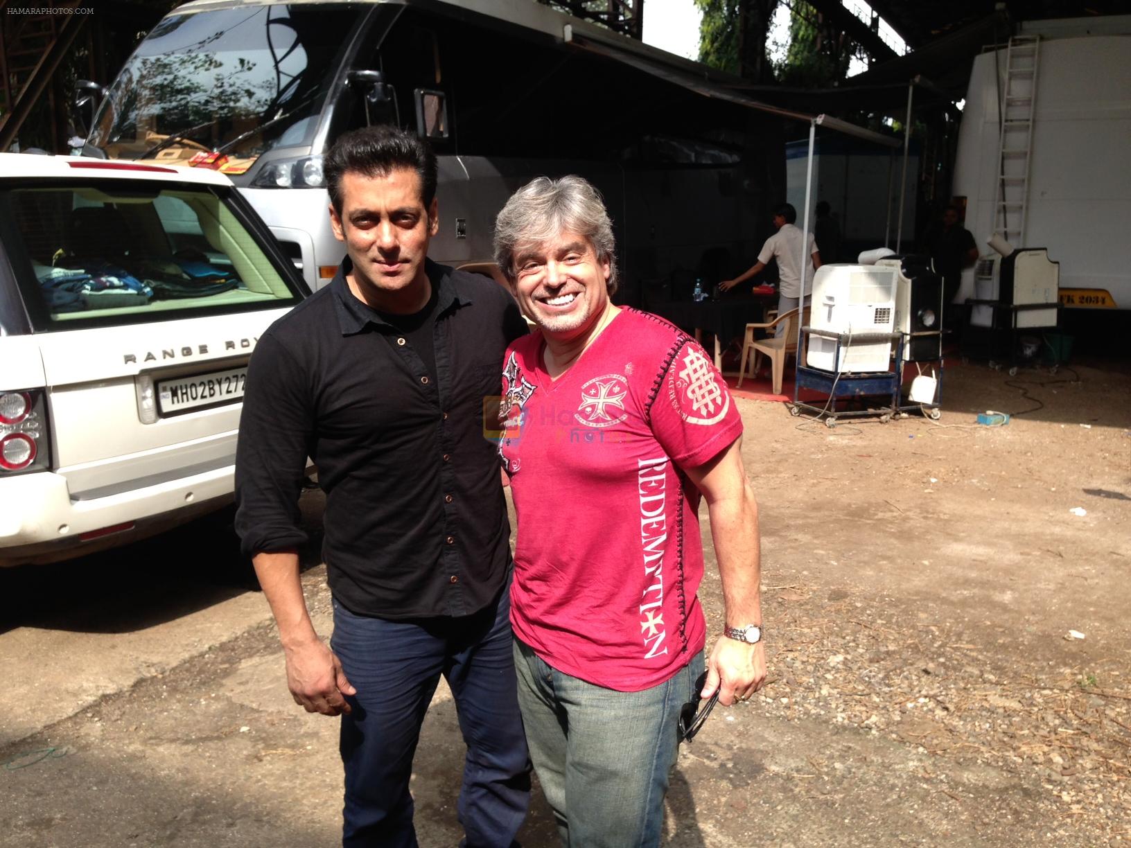 With Salman Khan-Mr Santiago Corrada � President & Chief Executive Officer of Visit Tampa Bay travelled to Mumbai and New Delhi ahead of IIFA�s American debut in Tampa Bay, Florida in June 2014