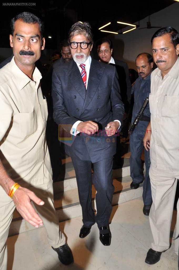 Amitabh Bachchan at Yes Bank Awards event in Mumbai on 1st Oct 2013