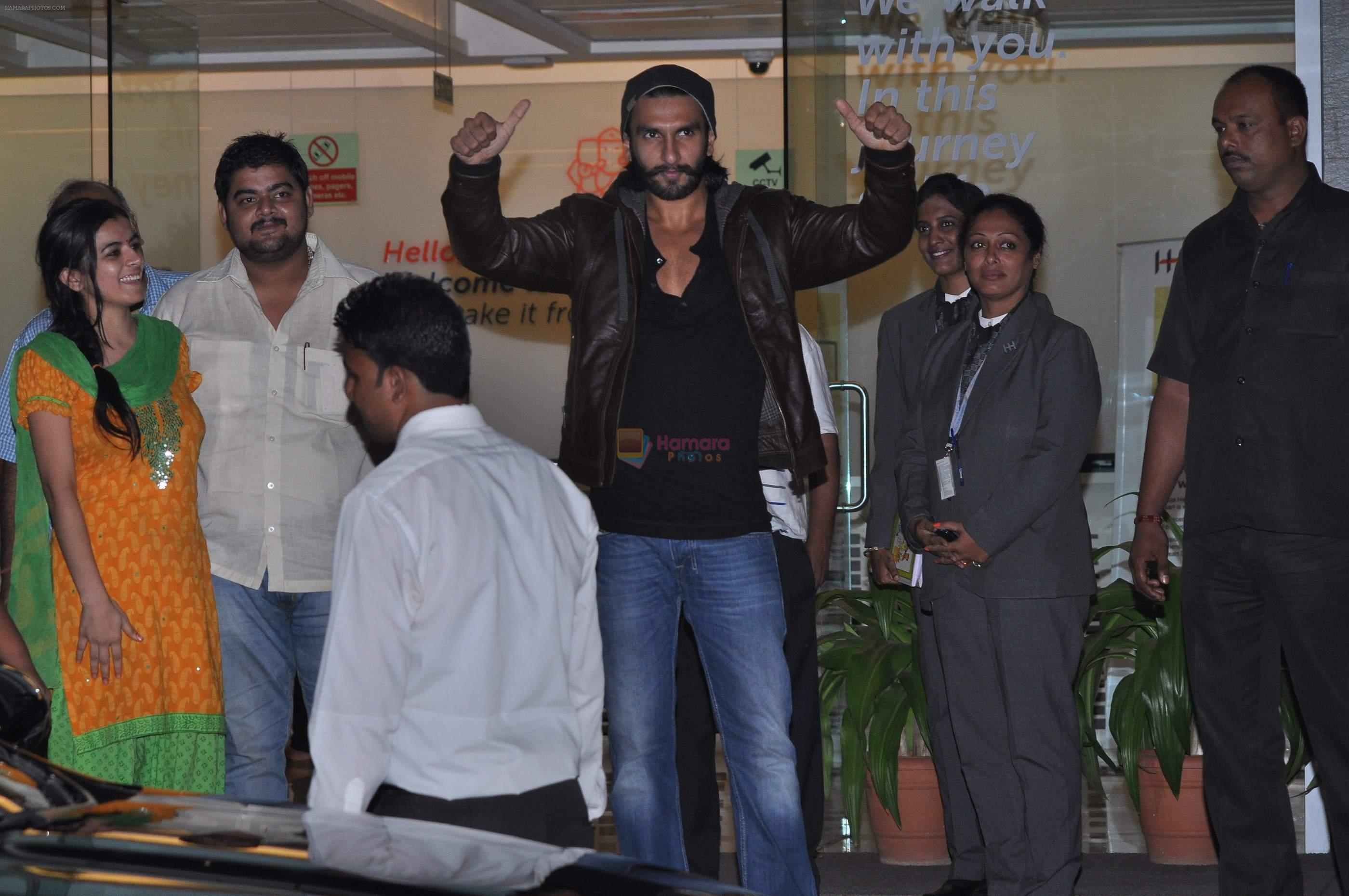 Ranveer Singh discharged from hospital in Khar, Mumbai on 3rd Oct 2013