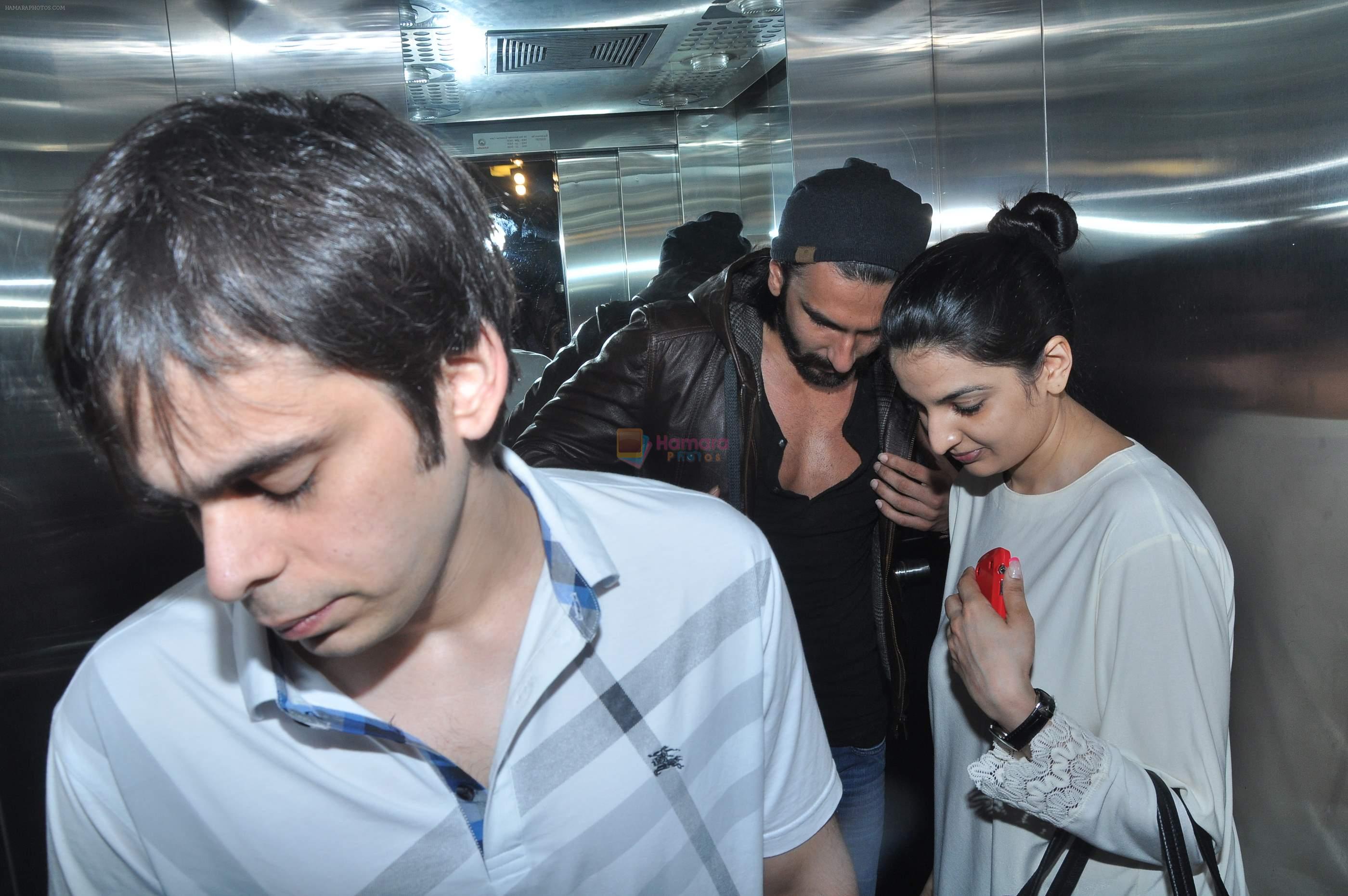 Ranveer Singh discharged from hospital in Khar, Mumbai on 3rd Oct 2013