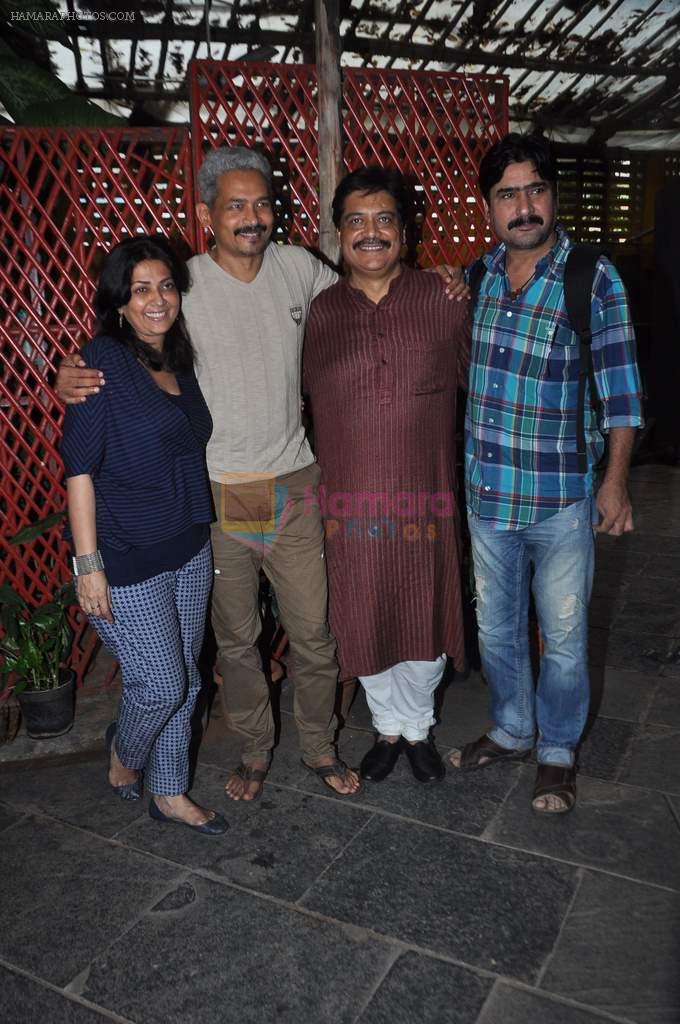 Atul Kulkarni, Yashpal Sharma, Lubna Salim at Salim Arif's play screening in PVR, Mumbai on  5th Oct 2013