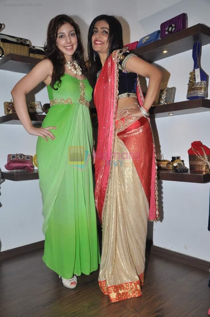 Anisa, Shibani Kashyap at Zanaya Couture store in Kemps Corner, Mumbai on 6th Oct 2013