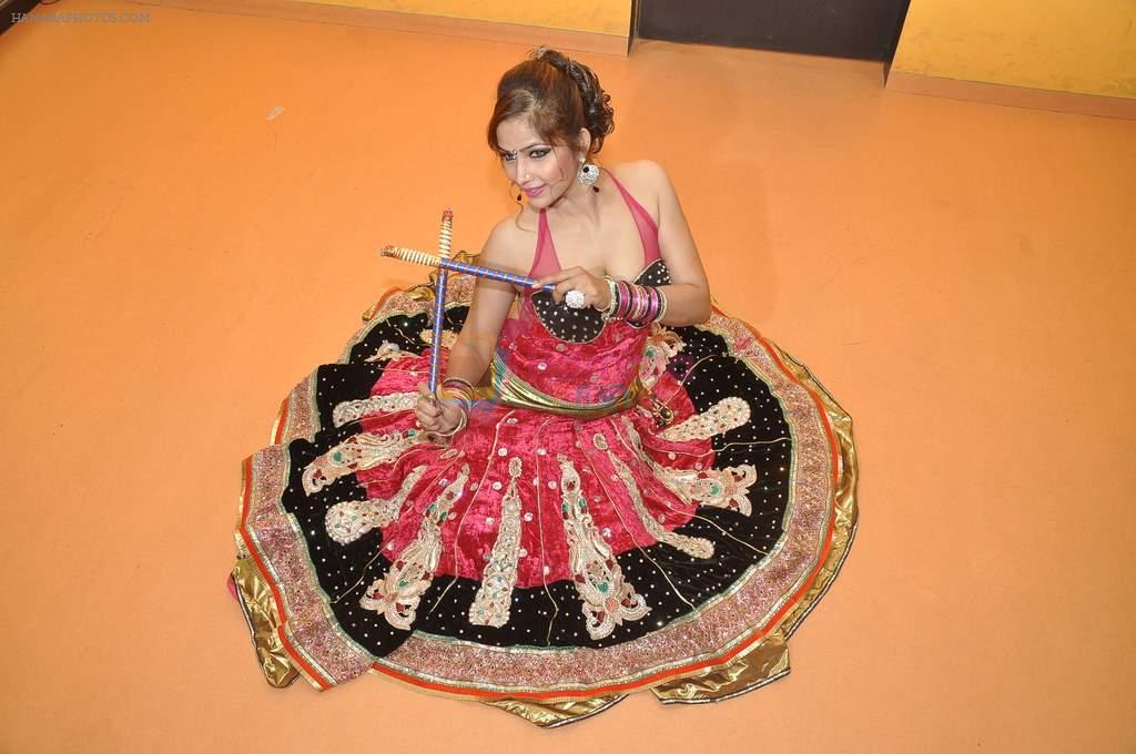 Tanisha Singh at Dandia Celebration in Andheri, Mumbai on 6th Oct 2013 in