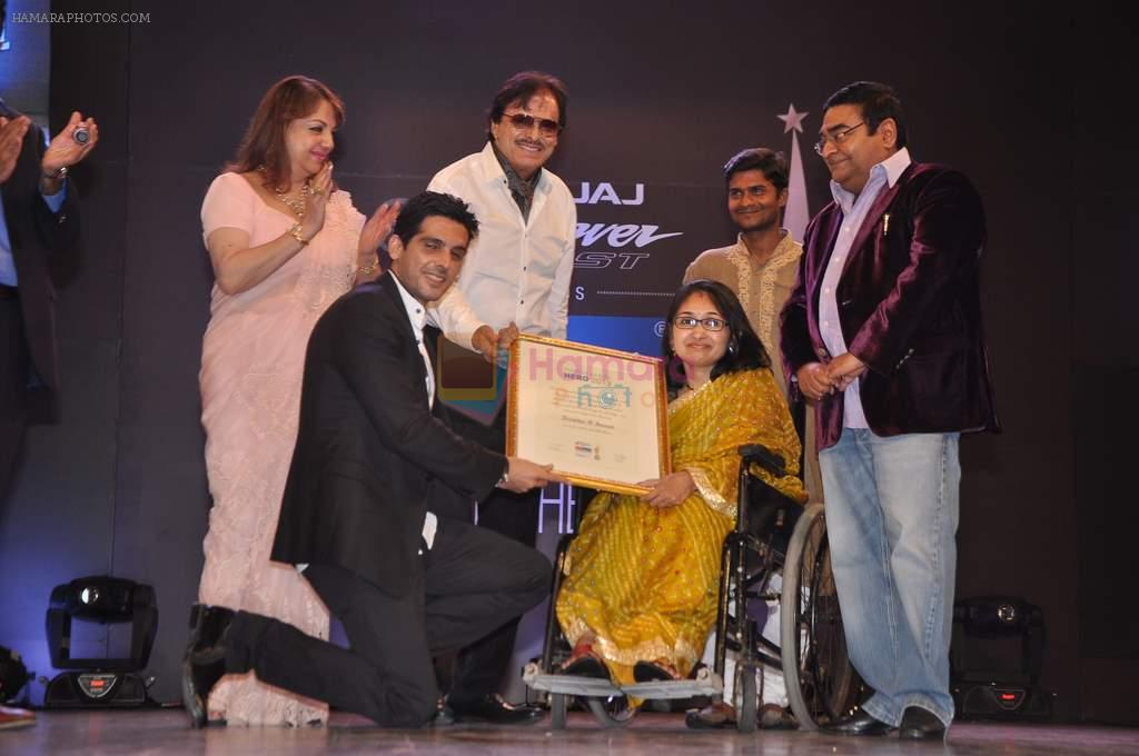 Zayed Khan, Sanjay Khan, Zarine Khan at Dr Batra's Positive awards in NCPA, Mumbai on 8th Oct 2013