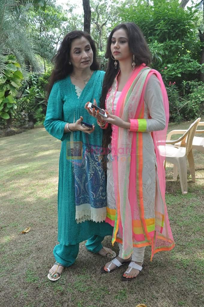 Sashaa Agha, Salma Agha at the Mahurat of the film Desi Kattey in Madh Island on 9th Oct 2013