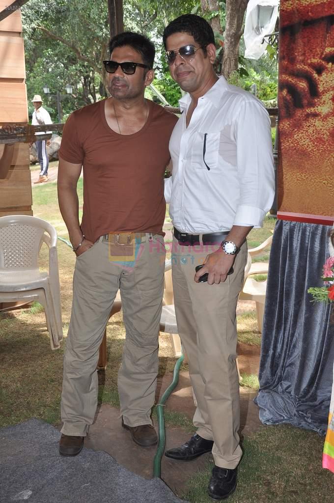 Sunil Shetty, Murli Sharma at the Mahurat of the film Desi Kattey in Madh Island on 9th Oct 2013