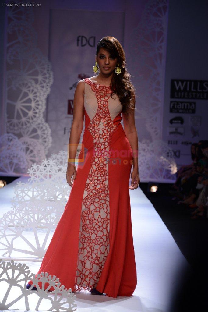 Mugdha Godse walk the ramp for Geisha show at the Day 1 on WIFW 2014 on 9th Oct 2013