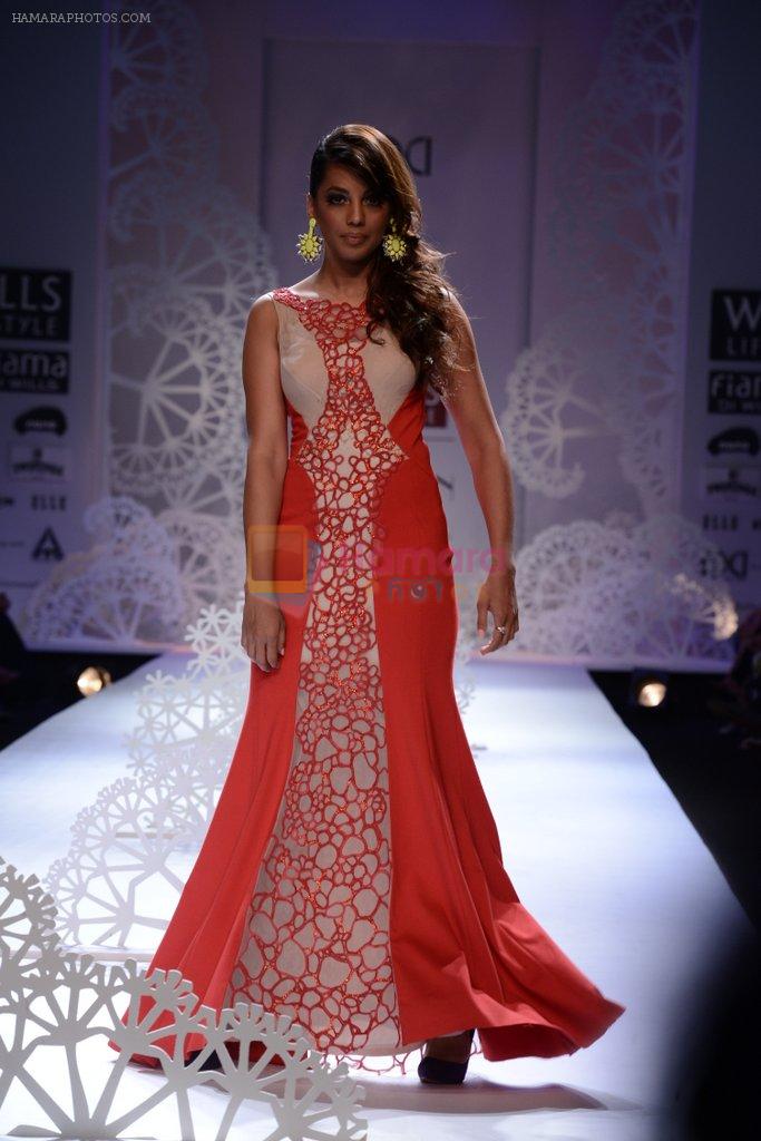 Mugdha Godse walk the ramp for Geisha show at the Day 1 on WIFW 2014 on 9th Oct 2013
