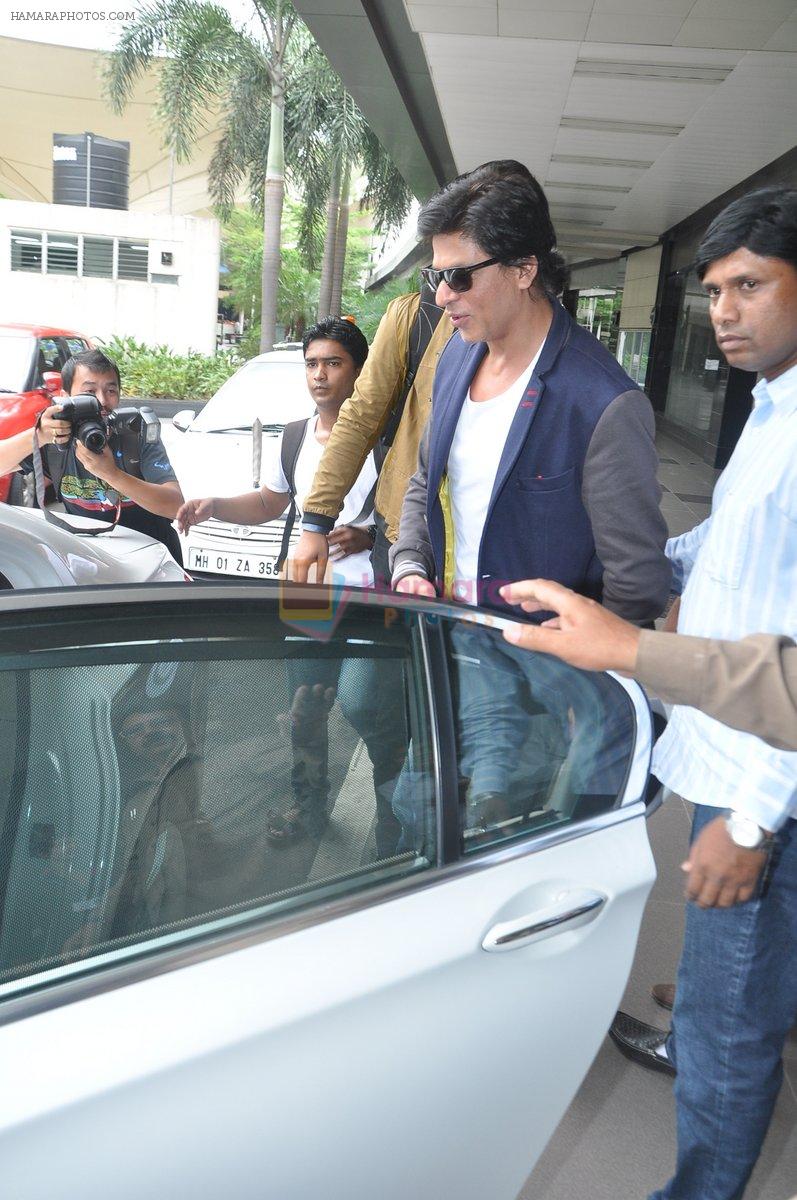 Shahrukh Khan return from Australia in Mumbai on 11th Oct 2013