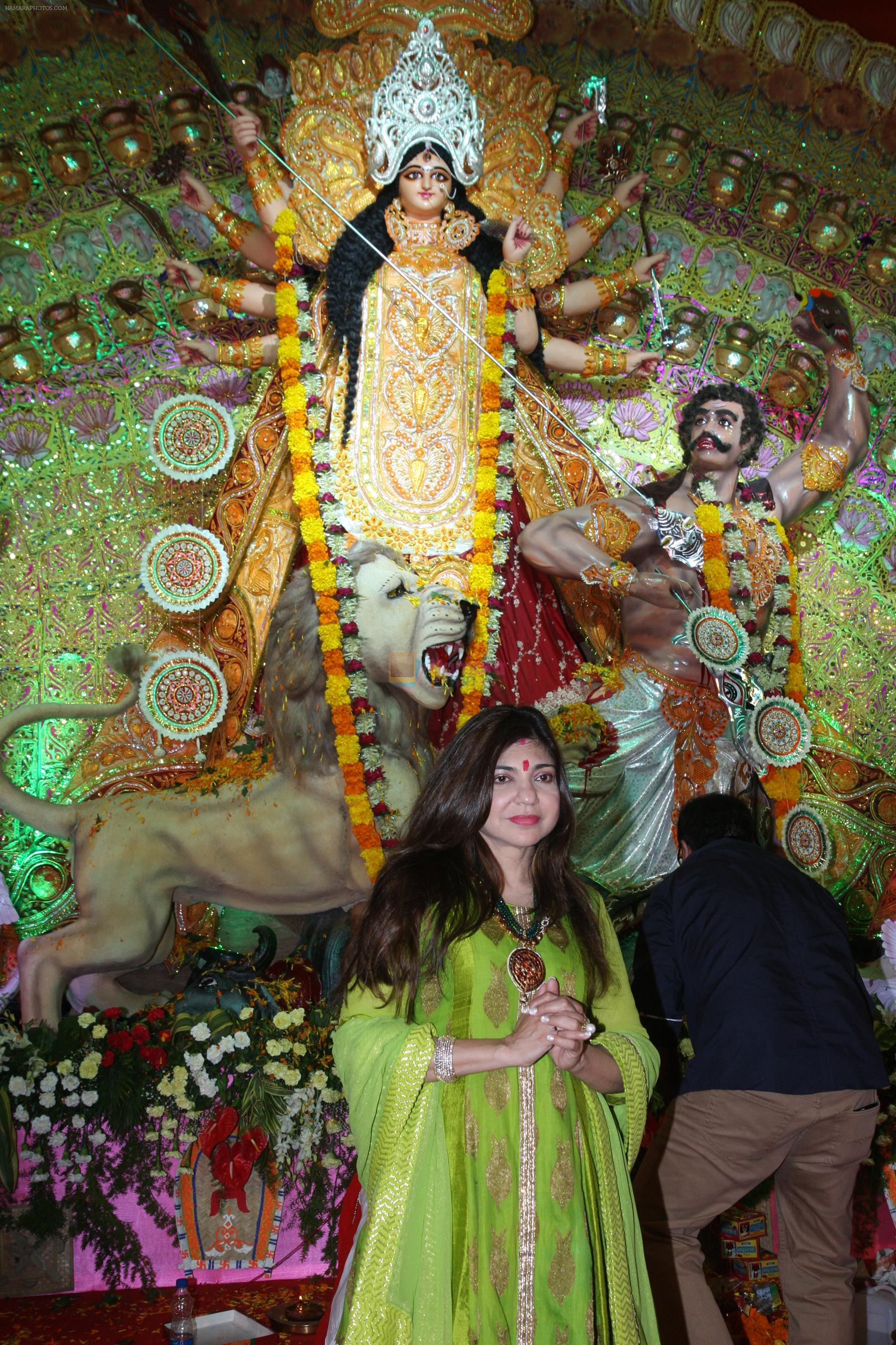 Alka Yagnik at Shaptami celebrations at The North Bengal Sarbajanin Durga Puja in Tulip Star, Juhu on 11th Oct 2013
