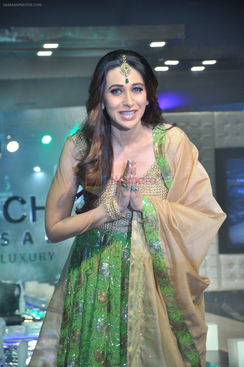 Karisma Kapoor walks for Monarch Universal launch in Mumbai on 13th Oct 2013