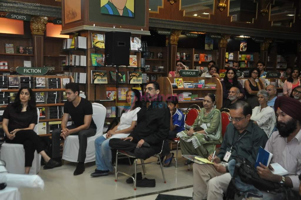 Imran Khan at Mansoor Khan's debut book launch in Lower Parel, Mumbai on 17th Oct 2013