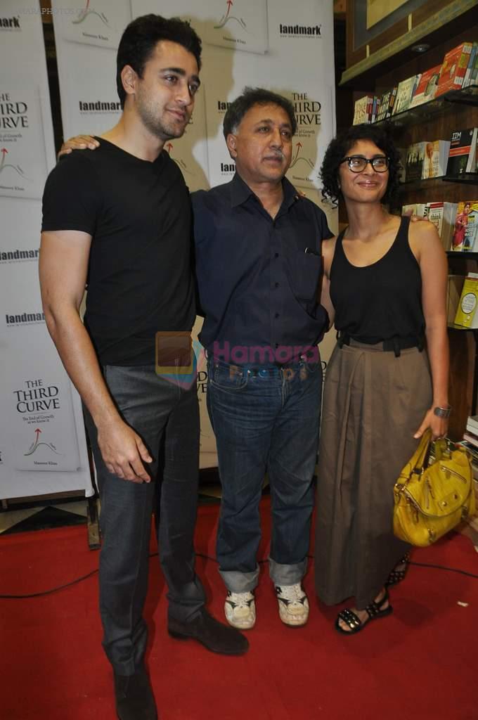Kiran Rao, Imran Khan, Mansoor Khan at Mansoor Khan's debut book launch in Lower Parel, Mumbai on 17th Oct 2013