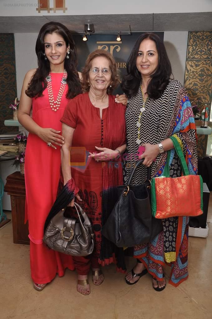 Raveena Tandon at Raveena Tandon and Roopa Vohra's jewellery line launch in Mumbai on 18th Oct 2013