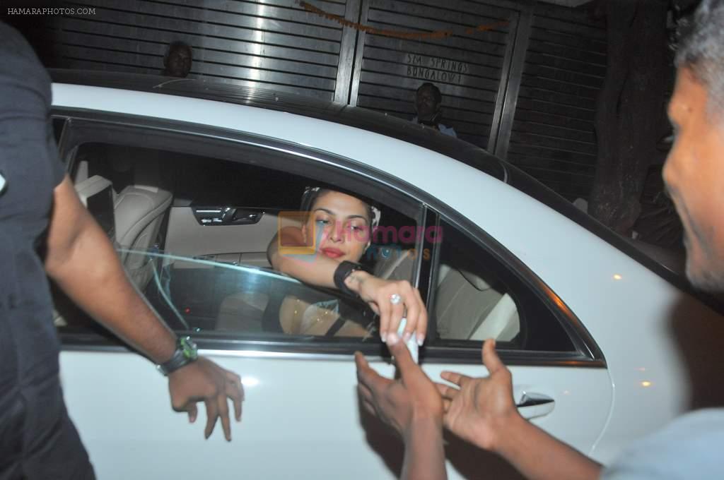 Priyanka Chopra snapped tipping a beggar outside Zoya Akhtar's House, Mumbai on 20th Oct 2013