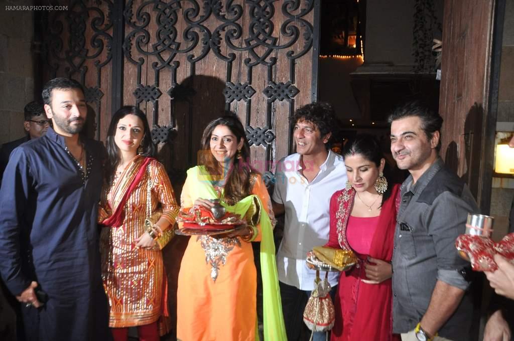 Bhavna Pandey, Chunky Pandey, Maheep Sandhu, Sanjay Kapoor, Anu Dewan at Karva Chauth celebration at Anil Kapoor's residence in Mumbai on 22nd Oct 2013